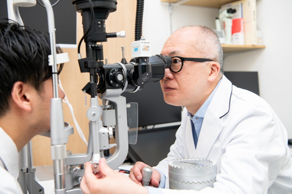 網膜の病気の診察