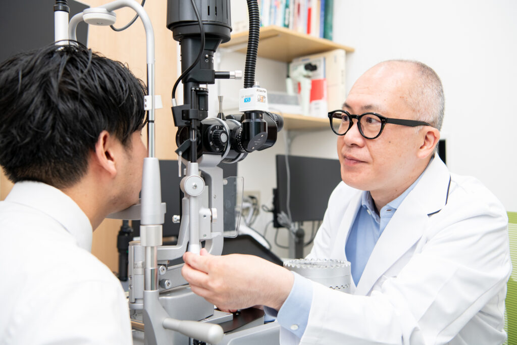 白内障の診察風景